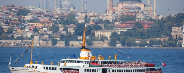 Crucero en el Bosforo de Medio Dia