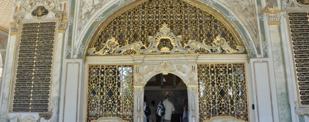 Unique countyard of Topkapi Palace