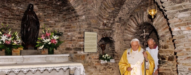 Pope visits House of The Virgin Marry, Izmir